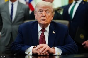 Trump lanza una nueva amenaza sobre la ruptura del alto el fuego por parte de Irán después de los disparos en el Estrecho de Ormuz: ‘¡No más Sr. Buen Tipo!’