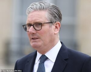 Mientras el laborista Keir Starmer se hunde en la crisis y queda tercero en las elecciones escocesas y galesas del próximo mes