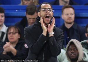 Otro de los antiguos compañeros de equipo de Liam Rosenier ha clavado el cuchillo y afirma que “se va con la perra”, pero ¿qué han hecho de él otros que jugaron con el técnico del Chelsea bajo fuego?