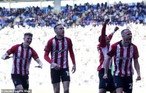 Greenzone: No es sólo la Premier League la que se encamina hacia el gran final… Los jugadores y entrenadores irlandeses todavía están luchando en las divisiones inferiores. Aquí tienes una guía completa de todos los posibles altibajos.