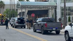 Un tirador activo en el patio de comidas de un centro comercial de Luisiana hirió al menos a seis