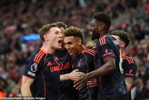 Nottingham Forest superó al Sunderland cinco veces para alejarse a ocho puntos de los tres últimos: el impresionante bombardeo de la primera mitad aumenta las esperanzas de supervivencia y los temores de descenso de los Spurs