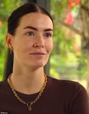 “Podrían haberlo evitado”: una joven madre afirma que la llevaron de urgencia al hospital cuatro veces para operarla