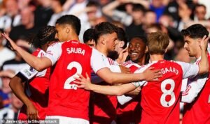 Arsenal 1-0 Newcastle: el impresionante gol de Eberechi Eze envió a los Gunners a la cima de la liga cuando el equipo de Mikel Arteta entró nerviosamente en el área del Man City.