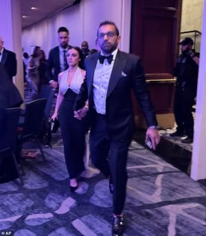 La sorprendente reacción de Kash Patel después de que un tirador abriera fuego en la cena de corresponsales de la Casa Blanca