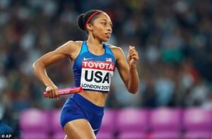 La estrella de atletismo más condecorada de EE. UU., Allyson Felix, realizó un sorprendente cambio de sentido al retirarse a la edad de 40 años mientras aspira a regresar a los Juegos Olímpicos en Los Ángeles.
