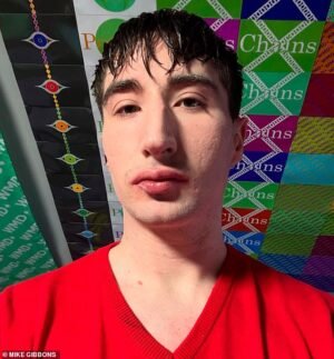 Un hijo que apuñaló a su madre e intentó envenenar a su padre creyó que se trataba de una ‘entidad demoníaca’