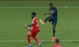 Alan Shearer califica el controvertido penalti del PSG como “una tontería” mientras los expertos criticaban la decisión de balonmano en el thriller 5-4 contra el Bayern de Múnich