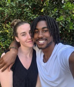 La estrella exiliada de la NBA, Jaden Ivey, comparte una impactante actualización de su relación después de que su esposa lo llamara públicamente una ‘mentira’ luego de la controversia anti-LGBTQ+