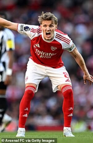 Paul Scholes identifica una estrella como “gran problema” para el Arsenal, mientras que Gary Neville solo nombra al jugador de los Gunners con “arrogancia”