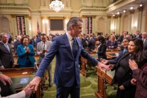 Gobierno. La administración de Newsom calculó mal el presupuesto estatal en 2.000 millones de dólares
