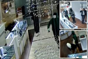Ladrones de Texas Ladrones irrumpen en una joyería a plena luz del día