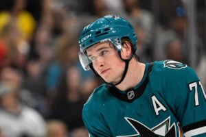 Agentes de la NHL respaldan un ‘acuerdo monstruoso’ de AAV de 20 millones de dólares para Maclin Celebrini