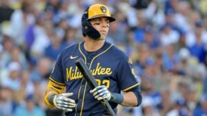 Christian Yelich abandonó el partido de los Cerveceros con rigidez en el tendón de la corva