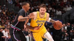 Doncic regresará de España el viernes; Estado aún desconocido