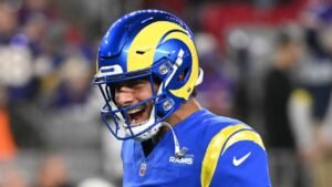 Fuente: El agente libre QB Jimmy Garoppolo está considerando retirarse