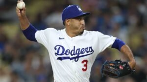 Edwin Díaz, de los Dodgers, estará fuera en la ‘segunda mitad’ por cirugía de codo