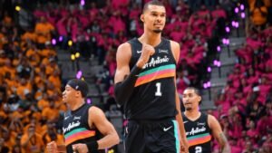 Qué hacer con la increíble actuación de Victor Wembanyama en el primer juego