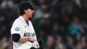 Un transatlántico de 107.8 mph se aloja en la camiseta de Logan Gilbert de los Marineros