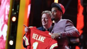 Los Chiefs tomaron a Mansur Delaney luego de un canje del Draft de la NFL con los Browns