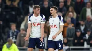 Rumores de transferencia, noticias: Man United mueve el plan para Van de Ven de los Spurs