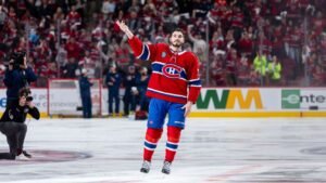 Kirby Dach siente el apoyo de los fanáticos y anota en la victoria del tercer juego de los Canadiens