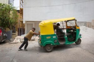 EEUU siente precios más altos mientras el mundo se enfrenta a la escasez de combustible