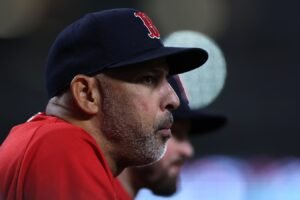 El despido de Alex Cora por los Red Sox podría no ser el único cambio directivo