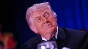 Trump califica al entrevistador de “vergüenza” para leer el manifiesto del tirador de WHCD