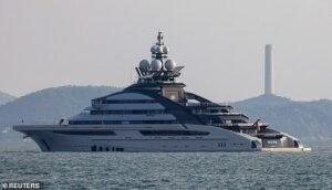 Ministro iraní se burla de Trump durante visita a Putin mientras Estados Unidos dice que la propuesta de alto el fuego de Teherán es “mejor de lo que esperábamos” – ACTUALIZACIONES EN VIVO