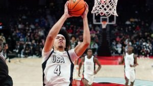 Analice al recluta número uno del baloncesto masculino, Tyran Stokes, en Kansas