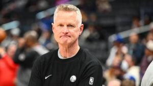 Fuentes: Se reunió con Brass Kerr de los Warriors; Nos volveremos a reunir la próxima semana.