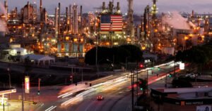 Irán advierte que el bloqueo de Trump está “condenado al fracaso” puesto que los precios de la energía se elevan hasta el máximo de los últimos 4 años