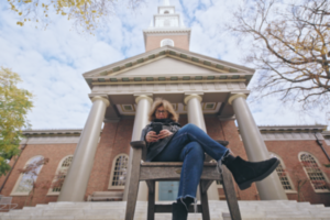 El documentalista explora las guerras del habla del campus