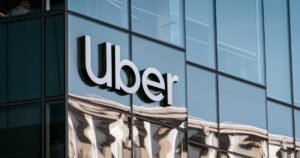 Uber añade reservas de hoteles y alquileres de vacaciones para convertirse en una ventanilla única para los viajes