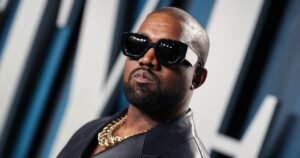 Kanye West cancela show en Francia después de que funcionarios dijeran que “no es bienvenido”