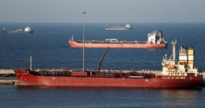 El ejército estadounidense rechazó seis barcos en las primeras 24 horas del bloqueo del puerto iraní