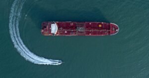 El petróleo salta por encima de los 117 dólares a medida que se avecina el plazo de Ormuz de Trump