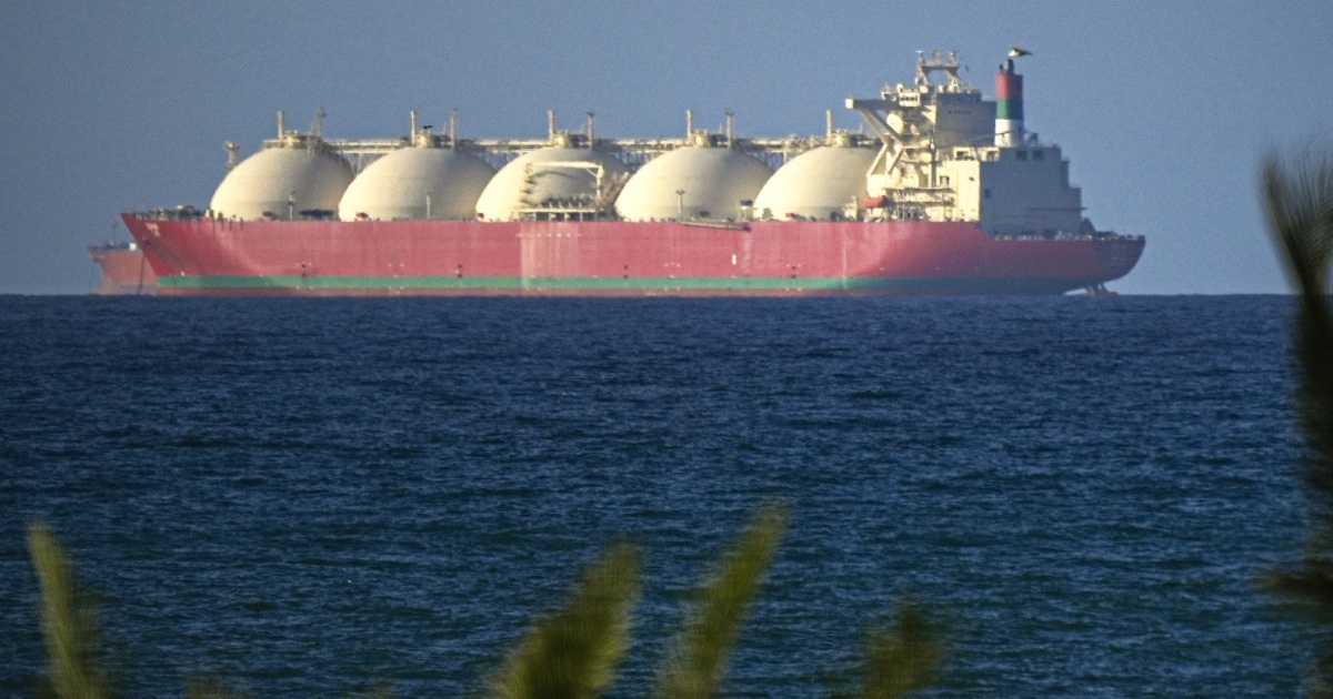 260409-Strait-of-Hormuz-2-rs-1ae3de.jpg