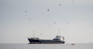 Los precios del petróleo saltan en medio de las nuevas tensiones sobre el estrecho de Ormuz