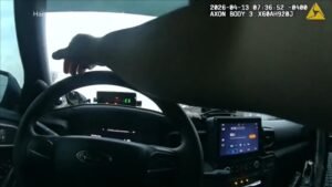 Video Un empleado de Michigan ayuda a salvar a una niña de 16 años después de un presunto secuestro en una parada de autobús