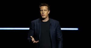 David Ellison promete que la fusión de Paramount-Warner Bros. Discovery no reducirá la producción de películas