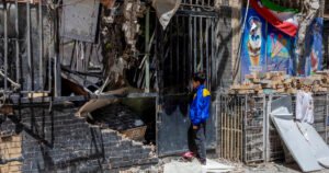 Un esfuerzo de la Cámara para poner fin a la guerra de Trump con Irán fracasó por un voto