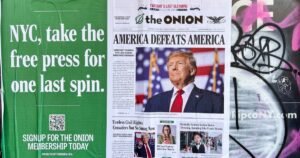 The Onion relanza InfoWars mientras continúan las peleas legales