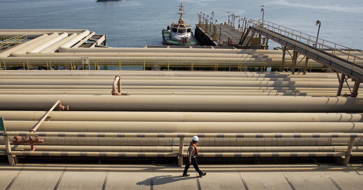260429-saudi-oil-rs-a2cb8d.jpg