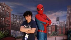 MIRAR: La Semana de los Deseos de Disney visita el Campus de los Vengadores