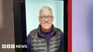 Traje a mi marido como holograma para su funeral.