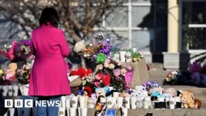 El jefe de OpenAI está “profundamente arrepentido” por no informar a la policía sobre la cuenta del sospechoso del tiroteo masivo