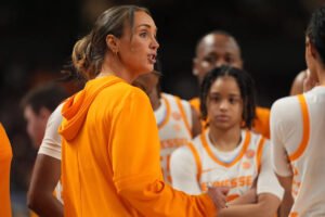 Kim Caldwell habla sobre transferencias, creación de plantilla y nuevas asistentes de Lady Vols