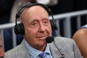 Dick Vitale de ESPN anunció que le habían diagnosticado cáncer por quinta vez